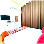 Premium Hotel - Varanasi - P-A-R-A-D-I-S-E - Varanasi - Near Railway Station And Temple - Restaurant - Wi-Fi - Hygiene & Spacious Room - Best Hotel In Varanasi